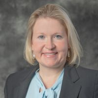 Julie Calhoun headshot